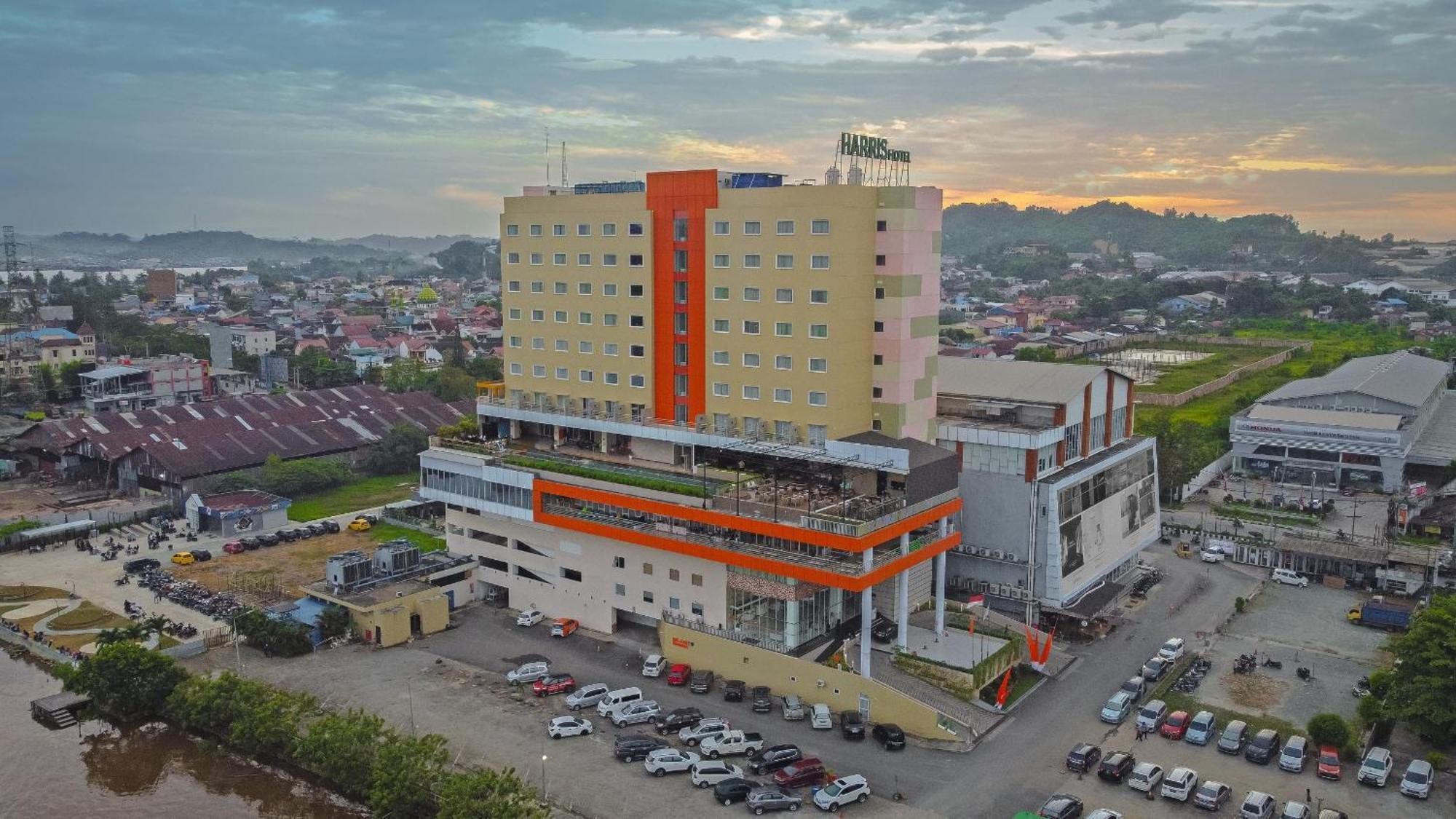 Harris Hotel Самаринда Экстерьер фото